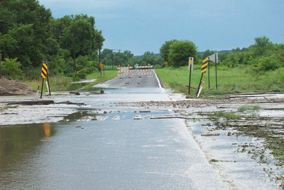 6LV3_floodingCounty_Road_6.jpg
